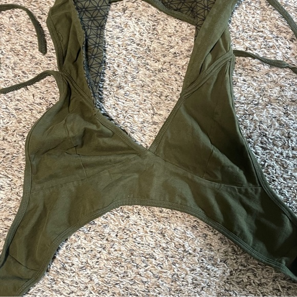 Noralina Freedom Forest Green Shan Hooded Halter Top - Picture 5 of 7